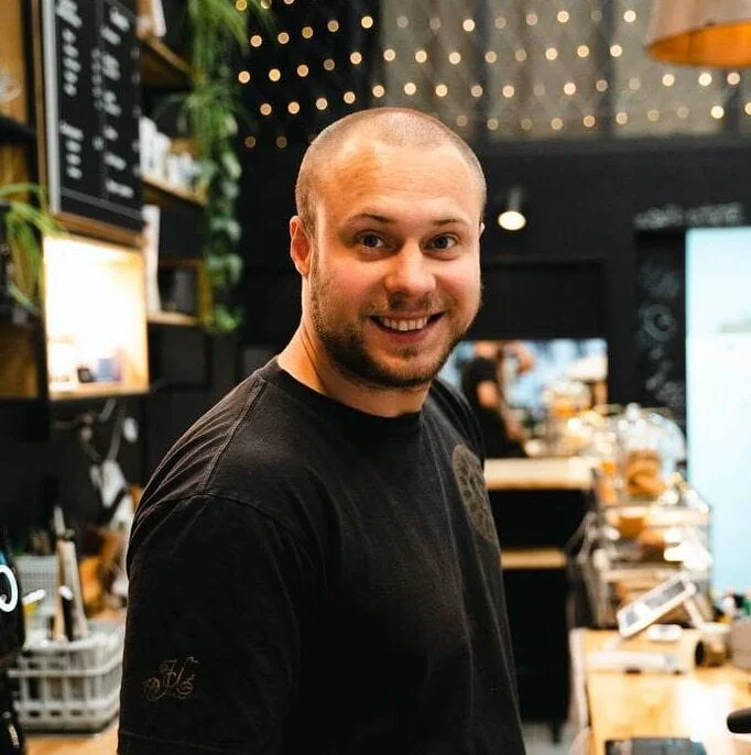 Максим Сурков